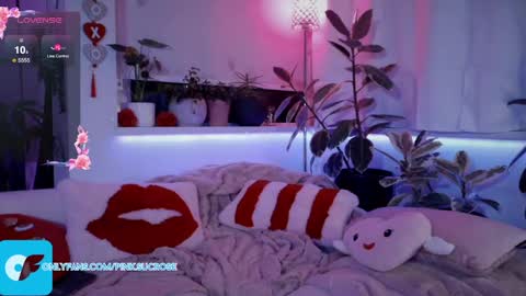 PinkSucrose online show from February 3, 5:07 am