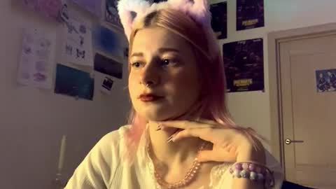 Sara online show from October 8, 8:59 pm