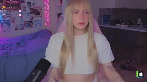 pinkvenom_ online show from March 8, 9:46 am