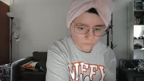 pinkwife97 online show from September 13, 1:02 pm