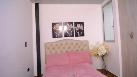 pinky_f00x online show from April 18, 7:58 pm