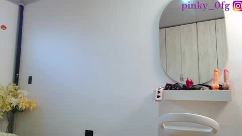 pinky_f00x online show from October 22, 9:27 pm