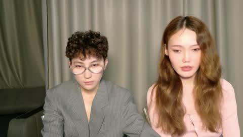 Li long hair and Ru short hair online show from May 23, 12:39 am