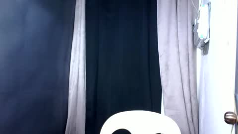 rayvienn online show from April 18, 4:14 am