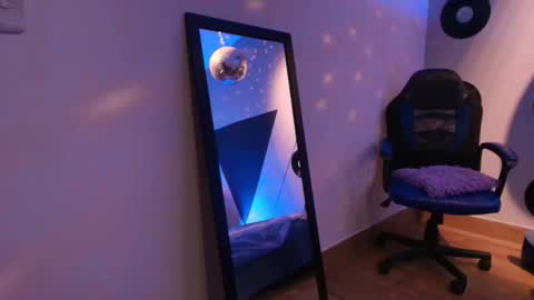 Dani online show from December 16, 2:30 am