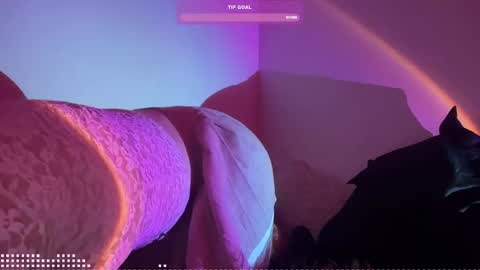 pixie_praxis online show from December 7, 7:32 am