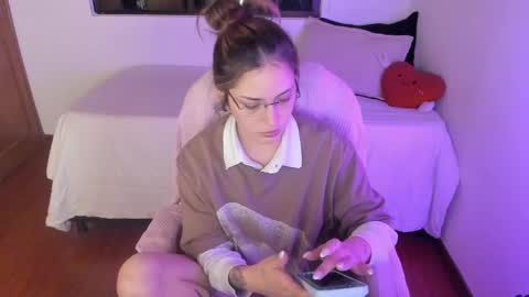 pixie online show from April 30, 2:38 am