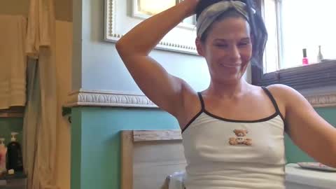 PixieLuxXx online show from April 10, 1:16 pm