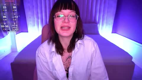 pixiepeachh online show from November 13, 2:31 pm