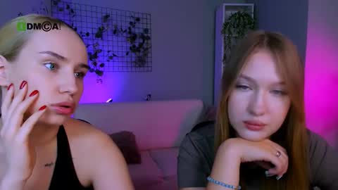Snapshot of playful_sophie chatting on September 23, 7:42 pm Sophie online show from September 23, 7:42 pm