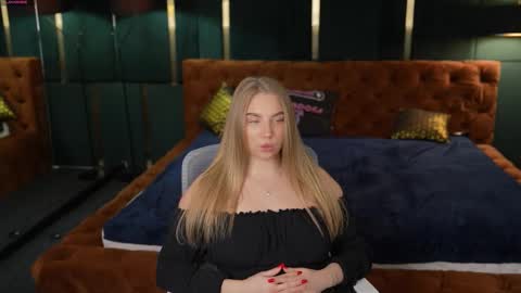 Lana online show from December 4, 11:32 am