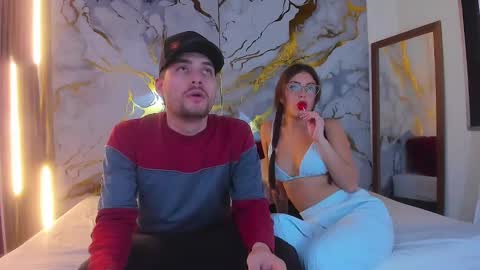 JUAN AND JULI online show from March 5, 8:53 pm