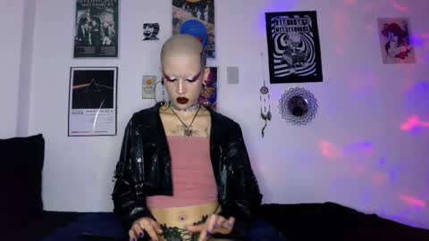    online show from November 10, 11:40 pm