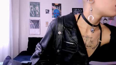    online show from December 13, 10:05 pm