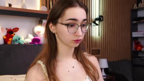 Polly online show from April 4, 3:52 pm