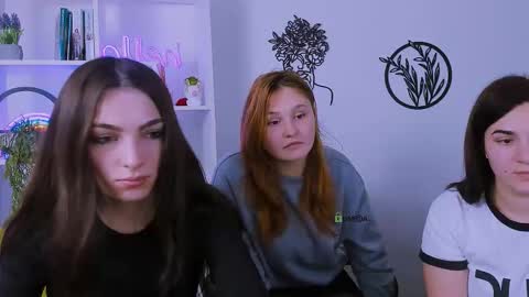 polly_cute1 online show from February 18, 12:49 pm