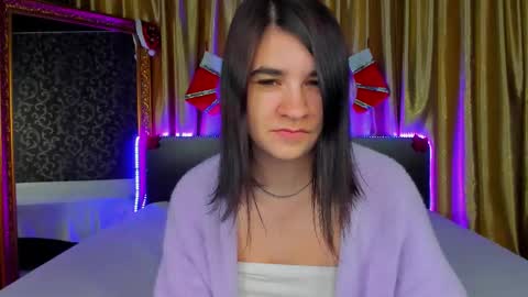 Polly online show from December 15, 1:07 pm