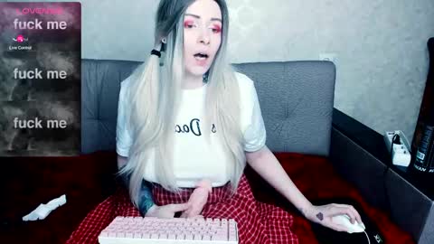 Polly online show from March 1, 6:54 pm