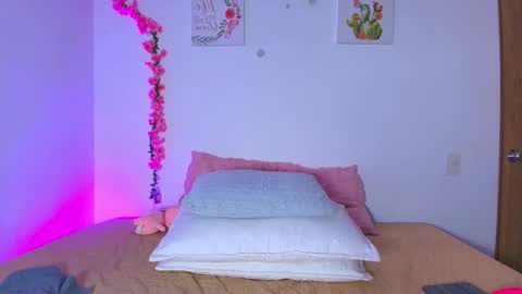 Carolina online show from April 2, 3:36 am