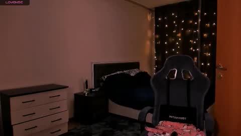 Megan.online  online show from November 30, 4:47 pm