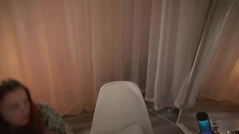 Snapshot of poni_dii chatting on December 3, 7:17 pm    online show from December 3, 7:17 pm