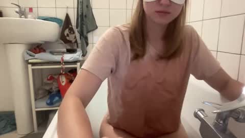 poppysweety422 online show from September 13, 5:48 pm