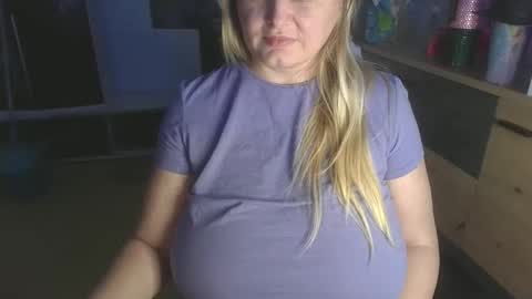 MelissOfficial online show from February 27, 9:40 pm