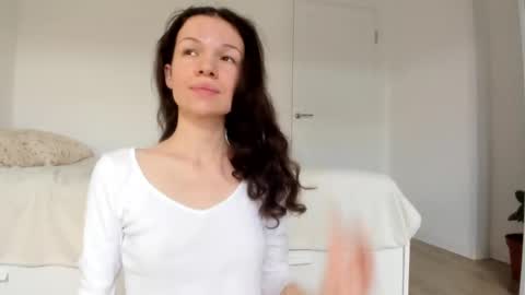 Bella  online show from May 15, 11:40 am