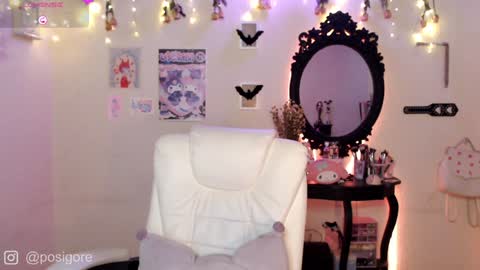 Snapshot of posigore chatting on December 23, 6:48 pm Anna Goth independient model online show from December 23, 6:48 pm