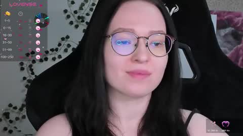 Robyn online show from March 1, 2:21 pm