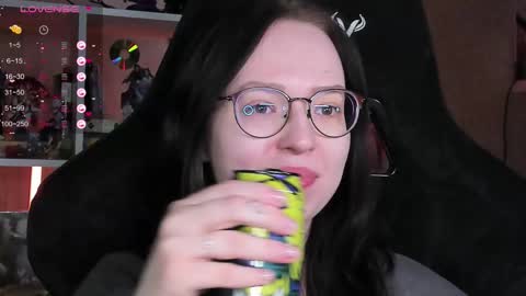 Robyn online show from March 27, 11:55 am