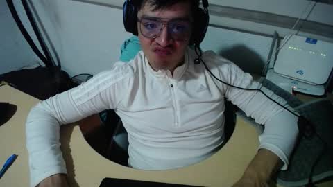 powerfulzeus2 online show from November 30, 2:51 am