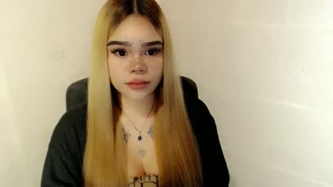 MAXXINE online show from January 7, 5:01 am