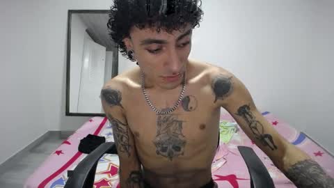 Plux online show from April 8, 2:53 pm