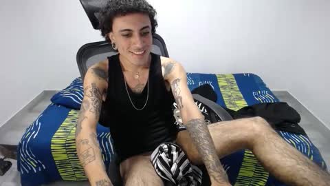 Snapshot of present_the_magic chatting on October 20, 10:48 pm Plux online show from October 20, 10:48 pm