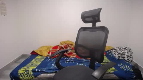 Snapshot of present_the_magic chatting on September 10, 10:33 pm Plux online show from September 10, 10:33 pm