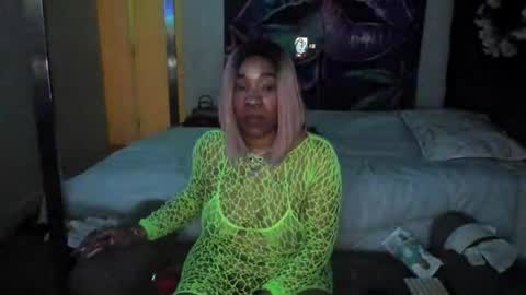 Yasmine pretty online show from April 15, 11:49 pm