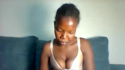 pretty_angel9 online show from April 21, 11:17 am