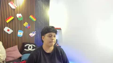 pretty_honey22 online show from June 21, 3:24 am