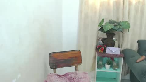 pretty_lady_kitty online show from February 20, 6:19 am