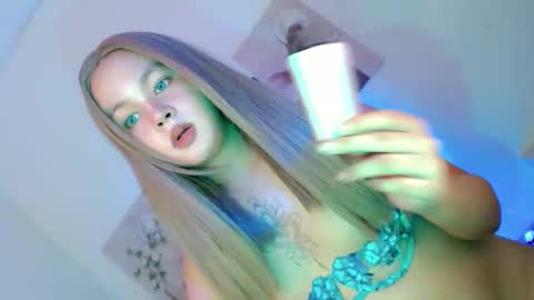 Flor online show from November 10, 5:21 am