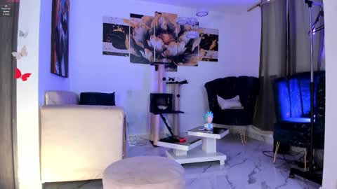 pretty_pettite online show from October 28, 10:22 pm