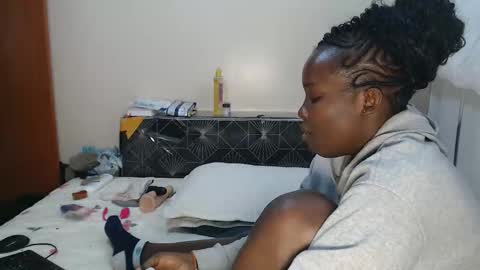 Snapshot of pretty_pussy2 chatting on September 13, 9:45 am Essy online show from September 13, 9:45 am