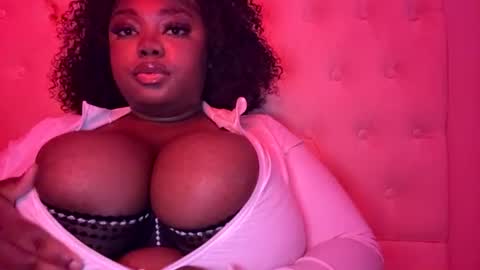prettyblackbitchh online show from July 21, 11:01 am