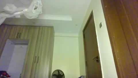 prettydulce online show from May 13, 2:10 am