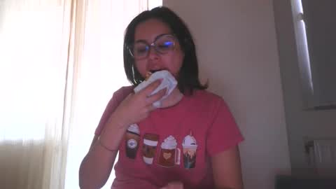 prettyjulliette online show from October 26, 2:29 pm