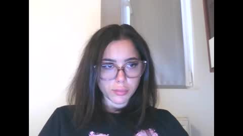 Snapshot of prettyjulliette chatting on October 16, 12:27 pm prettyjulliette online show from October 16, 12:27 pm