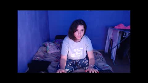 Snapshot of prettyjulliette chatting on February 17, 1:22 pm prettyjulliette online show from February 17, 1:22 pm