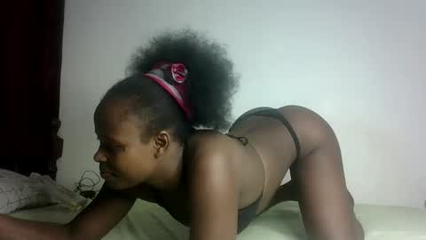 Snapshot of prettymelly_ chatting on February 26, 9:09 pm Melly online show from February 26, 9:09 pm