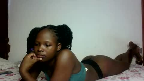 Snapshot of prettymelly_ chatting on March 6, 10:09 am Melly online show from March 6, 10:09 am